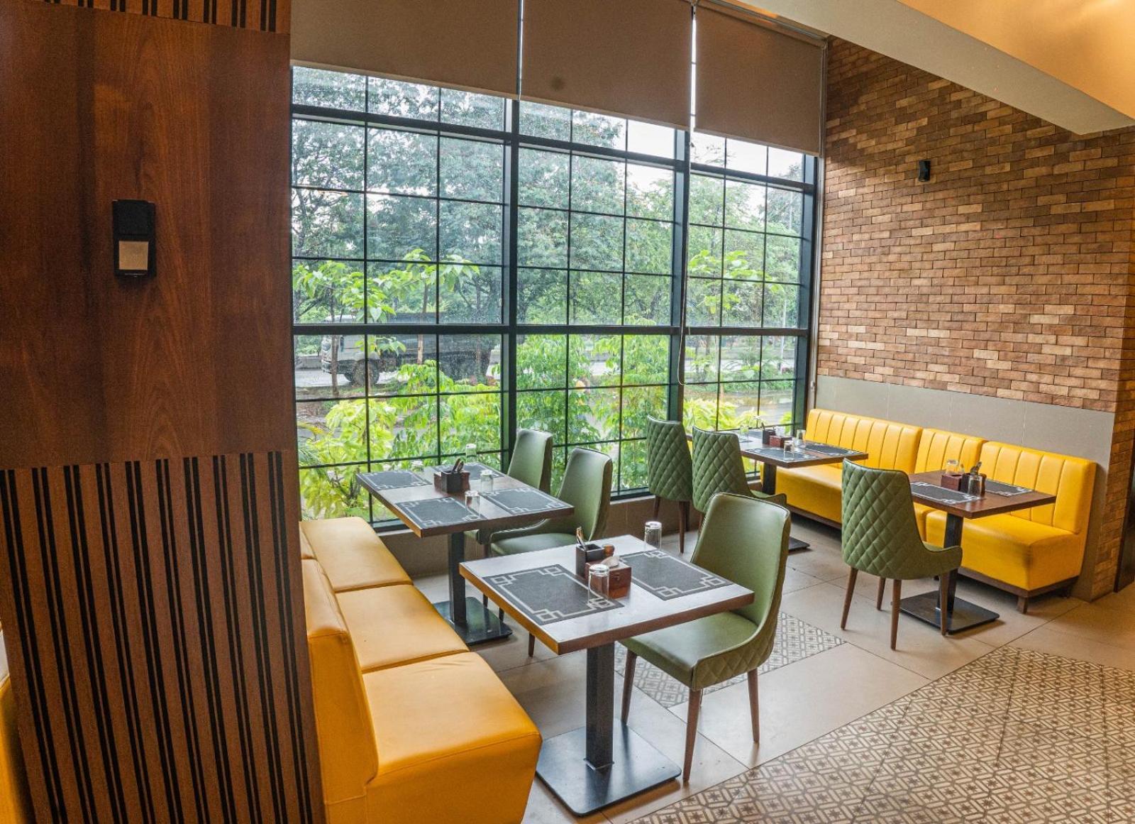 Hotel Seven Oaks Navi Mumbai Ngoại thất bức ảnh